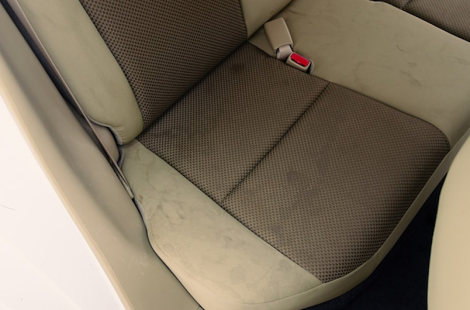 fpkdl.com_960_car-interior-stains-car-upholstery_55997-1974